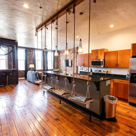 Апартаменты The Two Story Loft Спрингфилд Экстерьер фото