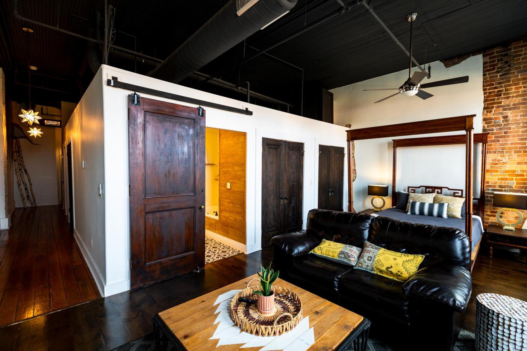 Апартаменты The Two Story Loft Спрингфилд Экстерьер фото